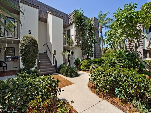 1665-B Spoonbill Ln., Naples, FL