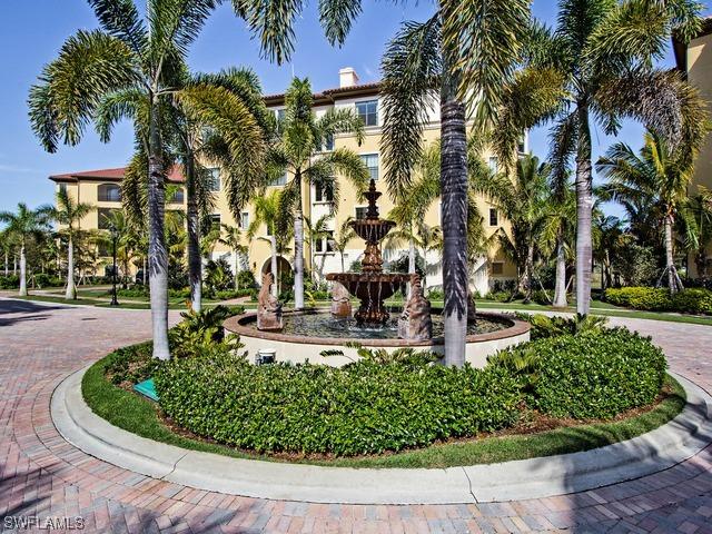 2551 Marquesa Royale Ln. #102, Naples, FL 34109