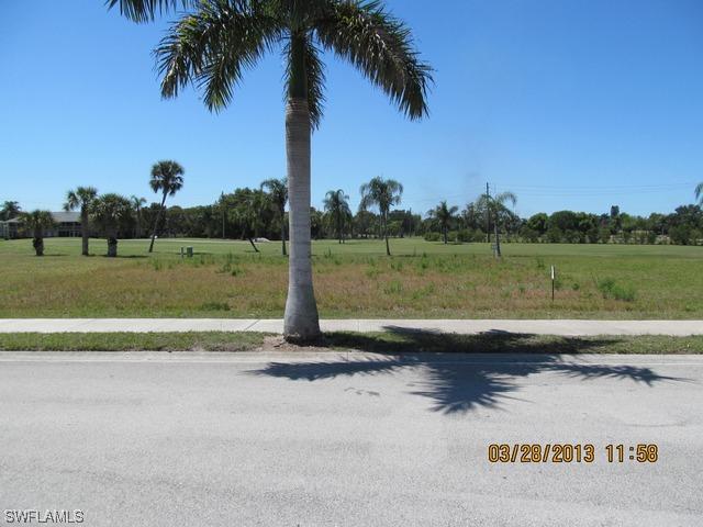 104 Forest Hills Blvd., Naples, FL 34113