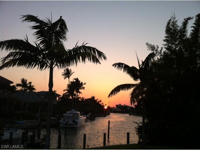 2201 Beacon Ln., Naples, FL