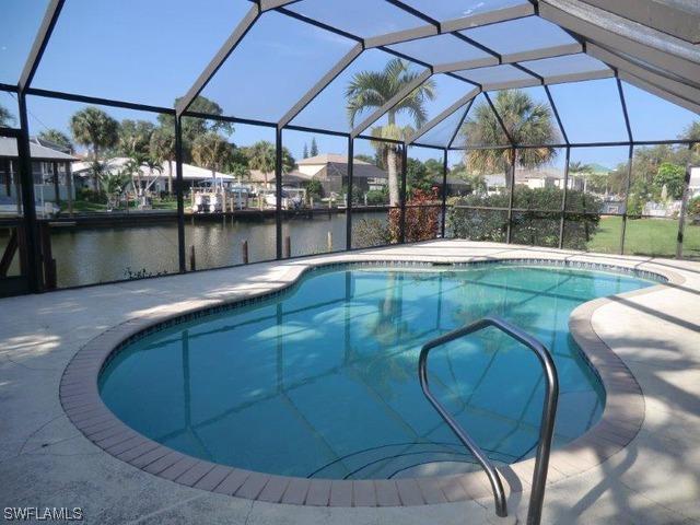 482 Tradewinds Ave., Naples, FL 34108