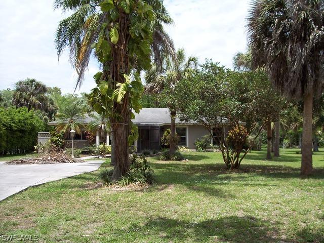 6161 Lancewood Way, Naples, FL