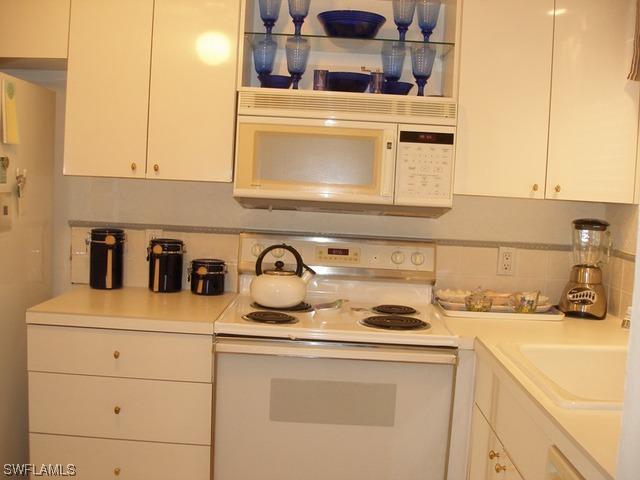 175 Turtle Lake Ct. #111, Naples, FL 34105