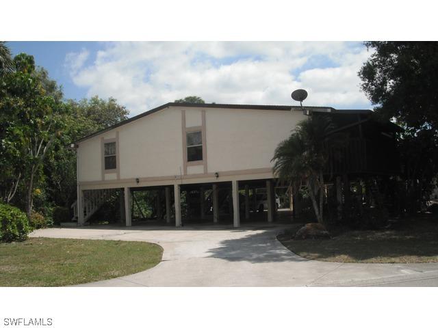 5354 Treetops Dr., Naples, FL