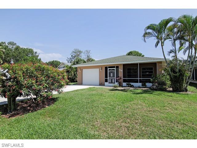 758 98th Ave., Naples, FL 34108