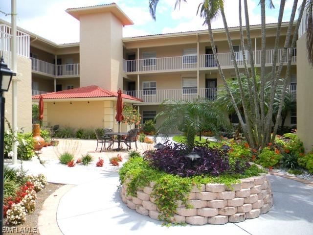 1051 Foxfire Ln. #103, Naples, FL 34104