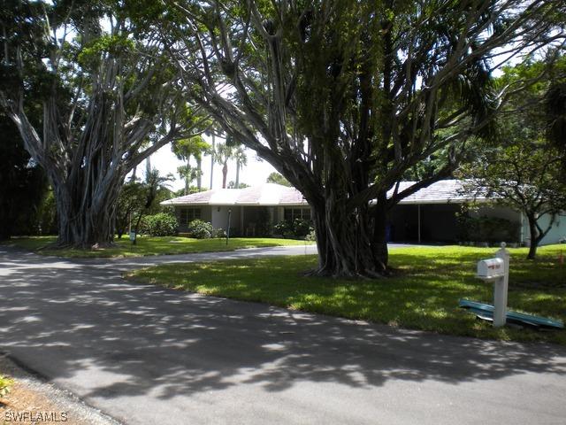 5288 Sand Dollar Ln., Naples, FL 34103