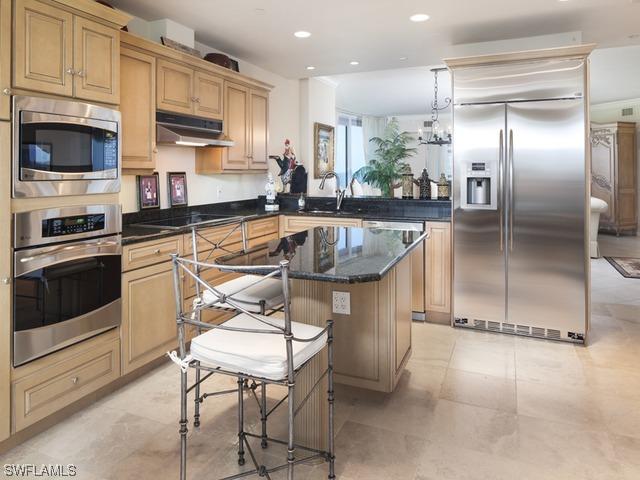 60 Seagate Dr. #801, Naples, FL 34103