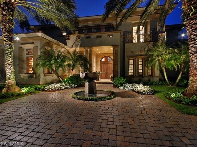 1258 Waggle Way, Naples, FL 34108