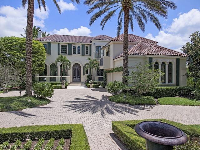 3605 Fort Charles Dr., Naples, FL 34102