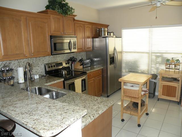351 Emerald Bay Cir. #R-3, Naples, FL