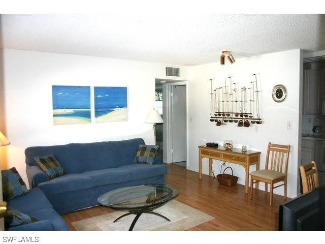 457 Tallwood St., Marco Island, FL