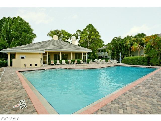 337 Emerald Bay Cir. #U-8, Naples, FL