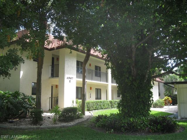 4967 Pepper Cir. #202 E, Naples, FL