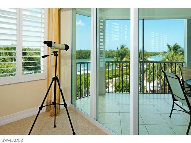 425 Dockside Dr., Naples, FL