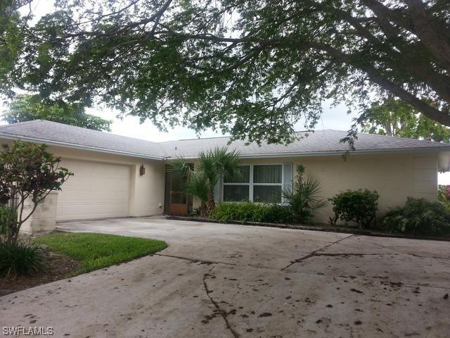 4642 Chippendale Dr., Naples, FL 34112