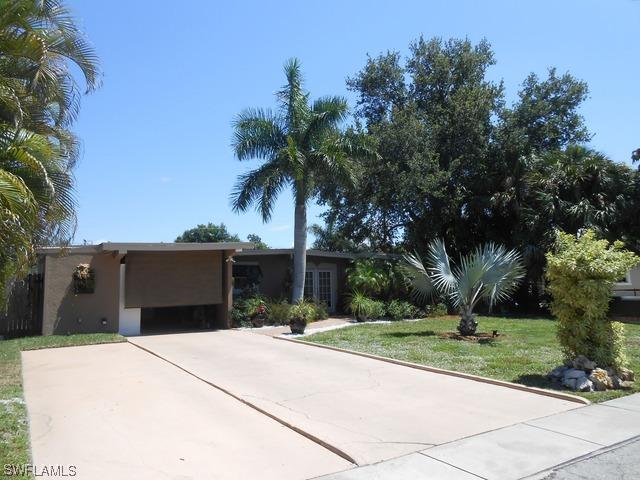 2147 Holiday Ln., Naples, FL