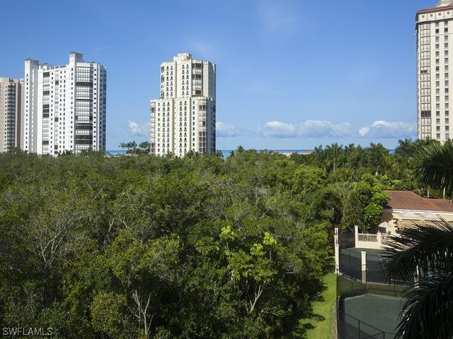 8720 La Palma Ln. #402, Naples, FL