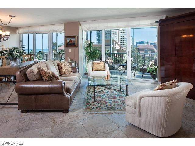 4651 Gulf Shore Blvd. #206, Naples, FL