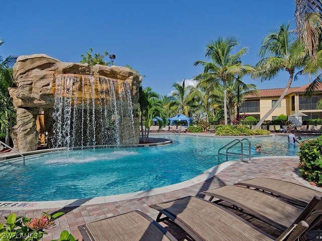 965 Sandpiper St. #J-206, Naples, FL 34102