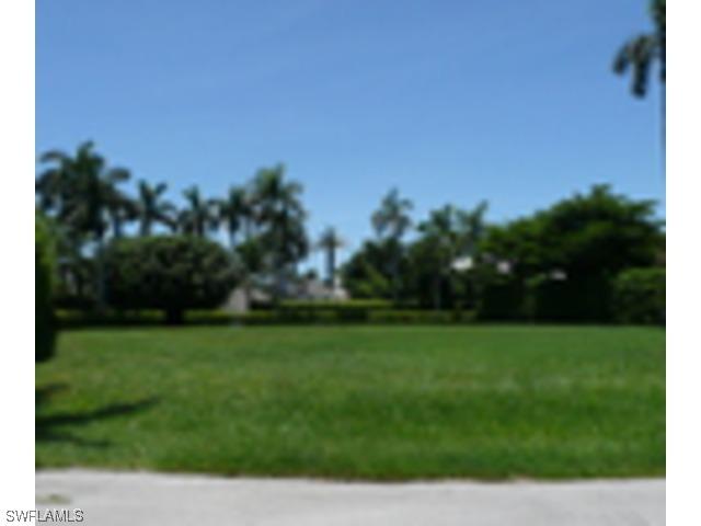 2635 Lantern Ln., Naples, FL