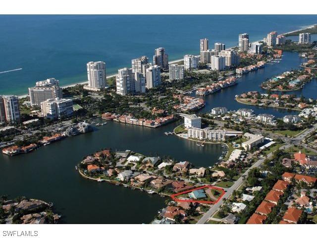 3893 Crayton Rd., Naples, FL