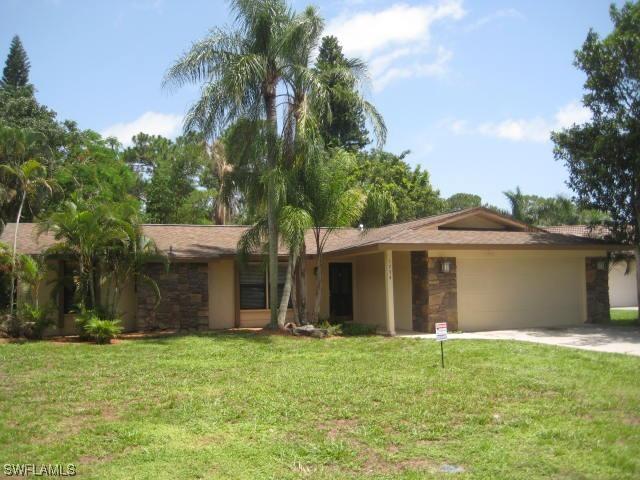 1734 Knights Ct., Naples, FL 34112