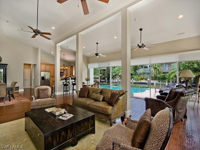 675 15th Ave., Naples, FL 34102