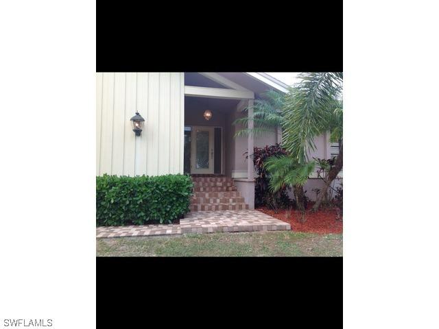 481 Lagoon Ave., Naples, FL 34108