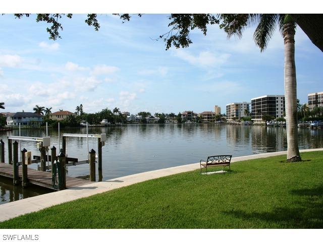 10684 Gulfshore Dr. #B105, Naples, FL