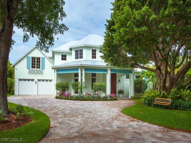 654 Broad Ct., Naples, FL 34102