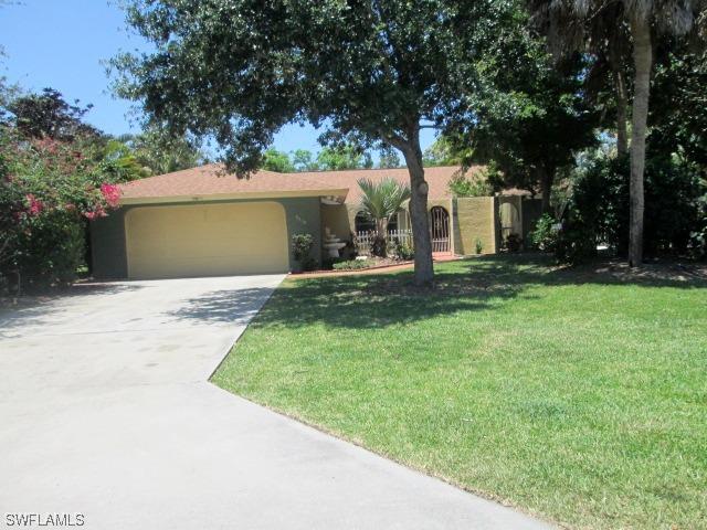 9739 Sussex St., Naples, FL 34109