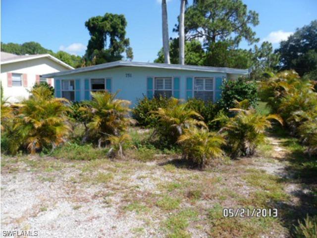 751 108th Ave., Naples, FL 34108