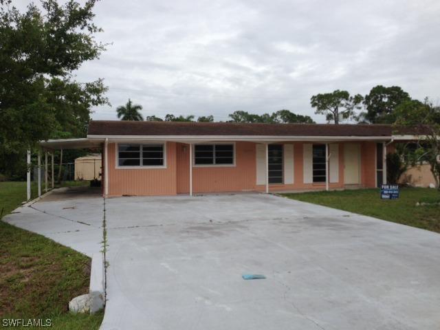 2349 Ephraim Ave., Fort Myers, FL 33907