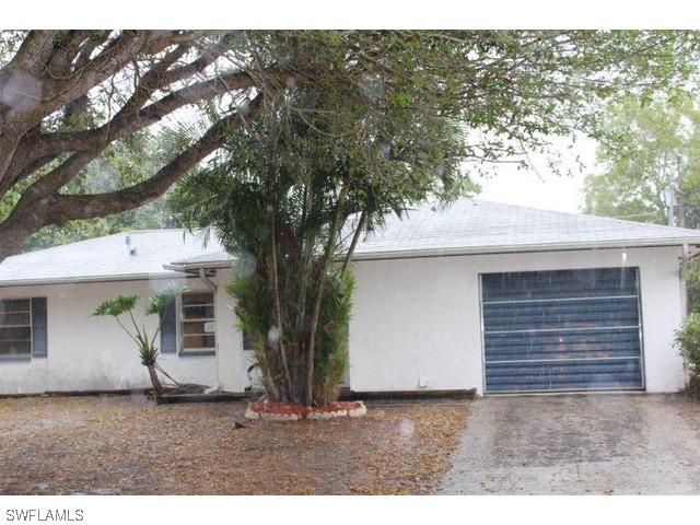 4949 22nd Pl., Naples, FL 34116