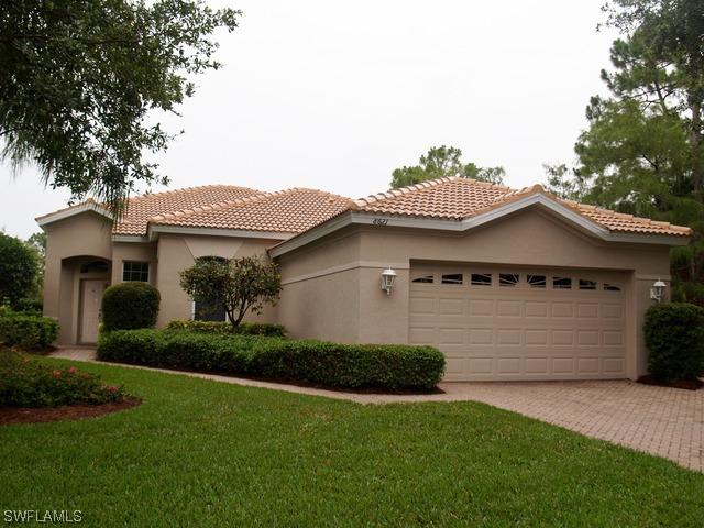 8621 Gleneagle Way, Naples, FL 34120