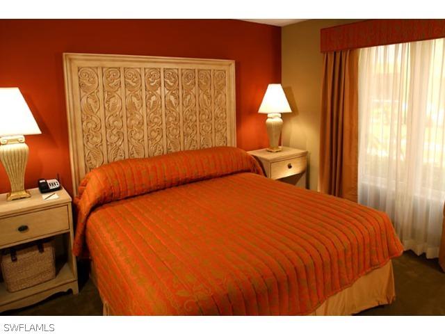 221 9th St. #217, Naples, FL 34102