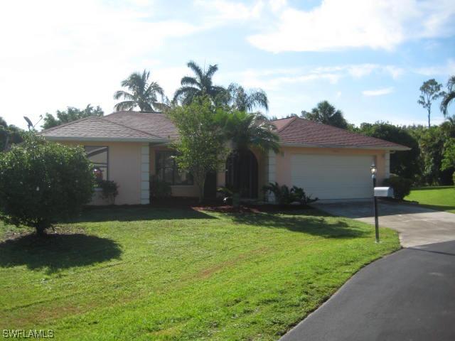 1111 Vinca Ln., Naples, FL 34105