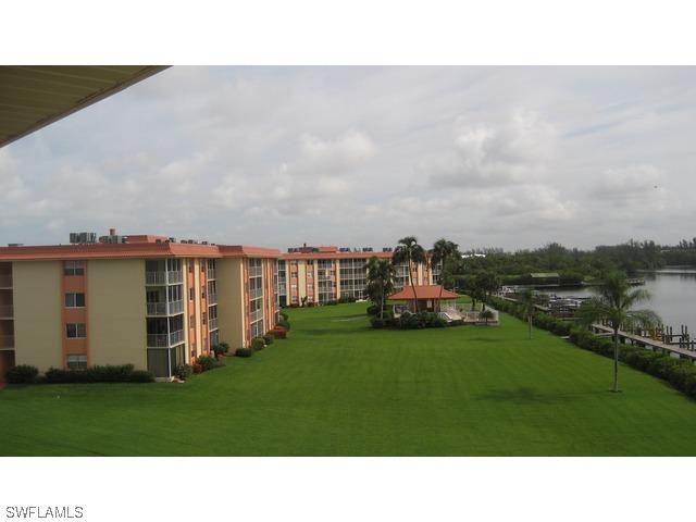 309 Goodlette Rd., Naples, FL