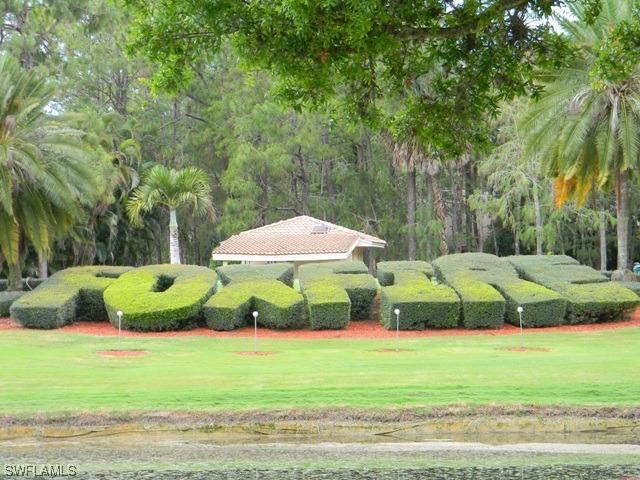 166 Fox Glen Dr., Naples, FL 34104