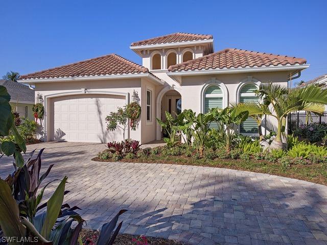 641 Fairway Ter., Naples, FL