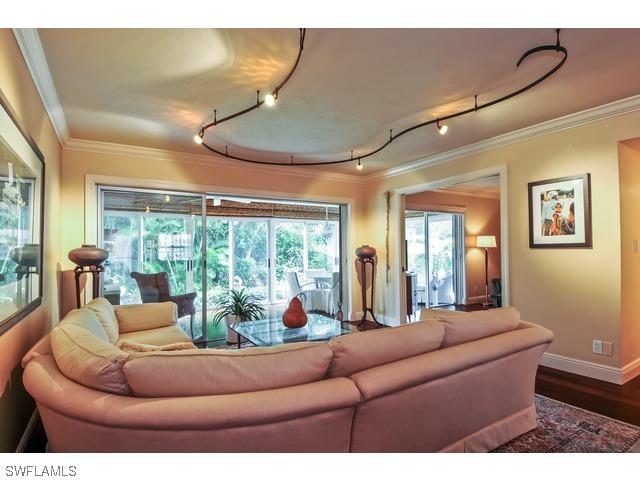280 2nd Ave. #104, Naples, FL 34102