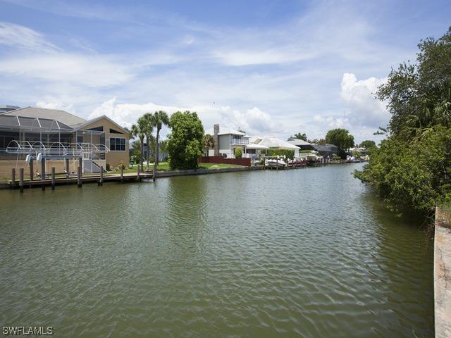 279 Heron Ave., Naples, FL 34108