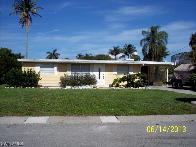 1796 Holiday Ln., Naples, FL 34104