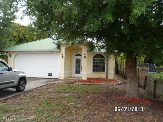 758 109th Ave., Naples, FL 34108