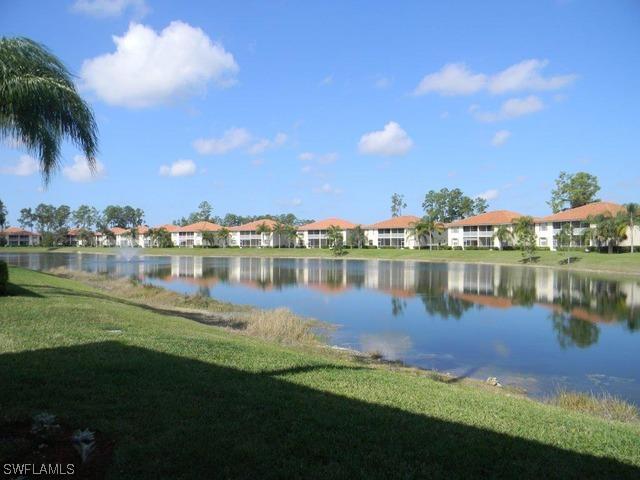 330 Robin Hood Cir. #102, Naples, FL 34104