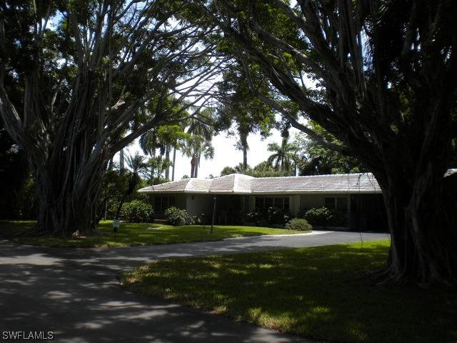 5288 Sand Dollar Ln., Naples, FL 34103