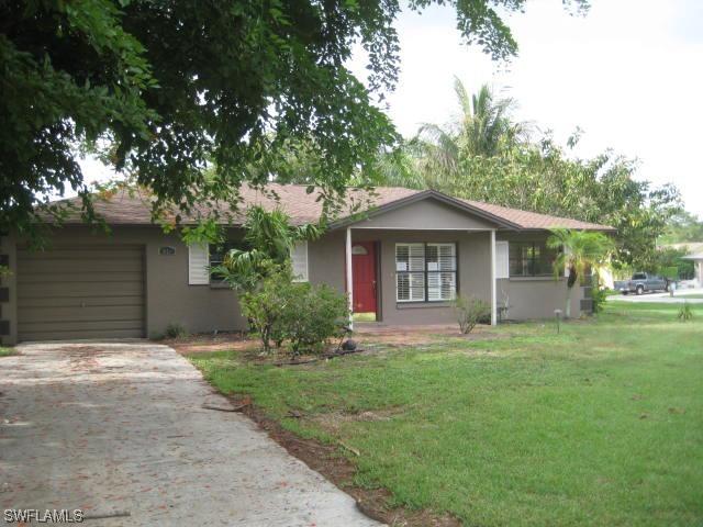 951 Rosea Ct., Naples, FL