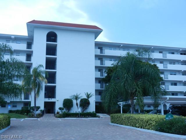 37 Highpoint Cir. #208, Naples, FL 34103