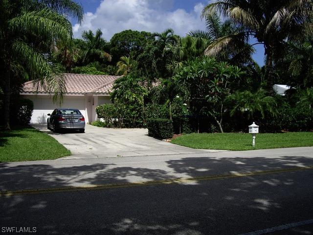 2505 Crayton Rd., Naples, FL 34103